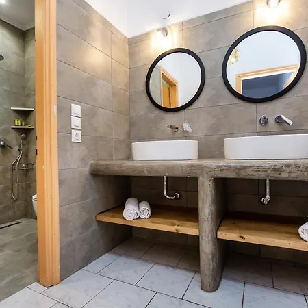 فندق Rodon House 3*